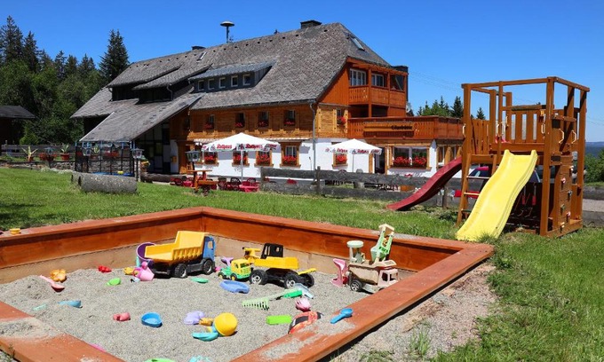 Bonndorf Apartment | Ferienwohnung Waldrauschen in der Höhenpension Glashütte