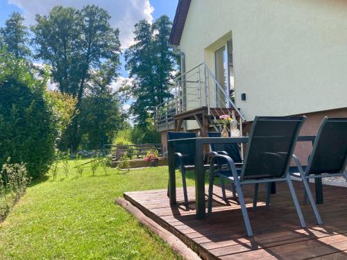 Burg-Dorf Apartment | Ferienwohnung Wiesenglück