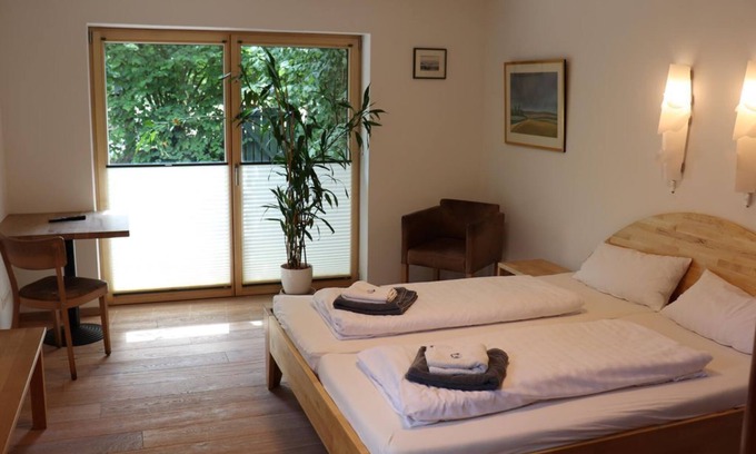 Westerweyhe Apartment | Ferienwohnung Zwirn - Hotel 11 Eulen Uelzen