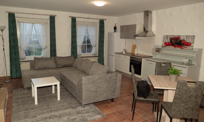 Lottstetten Apartment | Ferienwohnungen Hirschen Lottstetten