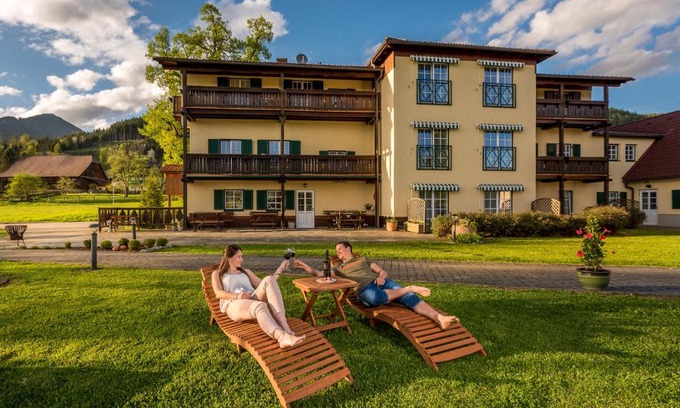 Aflenz Land Apartment | Ferienwohnungen Hotel Garni Dörflerwirt