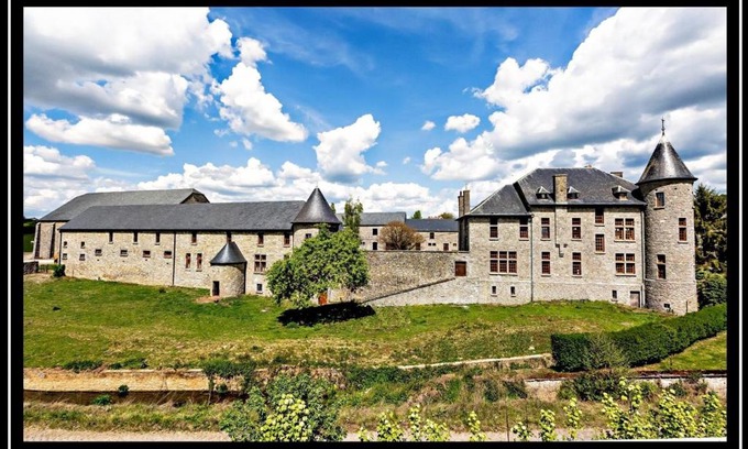 Laneffe House | Ferme Château de Laneffe