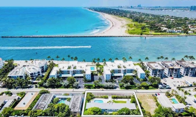 Palm Beach Shores Hotel | Fernando Flats