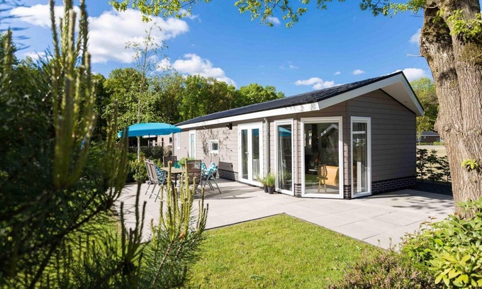 Lunteren Ski Chalet | ✓ Ferox with a disability at Landgoed de Scheleberg ✓ Holiday home for 4 persons ✓ Situated in Lunteren (Gelderland) ✓ Holiday park at the Veluwe ✓ Book directly at the park