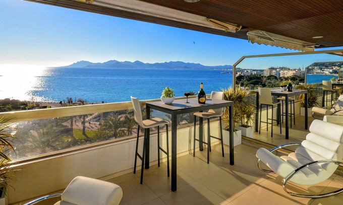 Pointe Croisette Apartment | Festival Cannes Croisette centre - Front de mer vue époustouflante - Terrasse