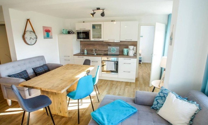 Tossens Apartment | Fewo 8, Dusche, WC, 3 Schlafräume - Ferienwohnungen "gut Tossens"