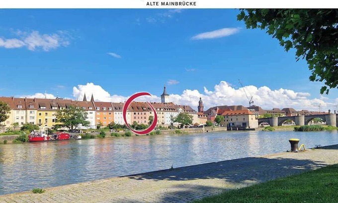 Wurzburg City Centre Apartment | FeWo Alte Mainbrücke #1 - living by the river