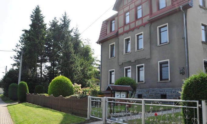 Muelsen Apartment | FEWO An der Linde Mülsen - apartment/apartment, shower, WC, 1 bedroom
