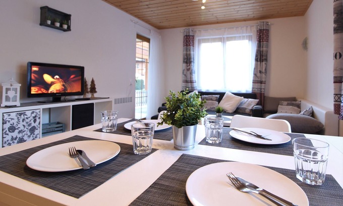 Untertschern Apartment | FeWo GRIASS EICH 50 m from the slopes GRIASS EICH Ski-to-door Apartment by Isa Bad