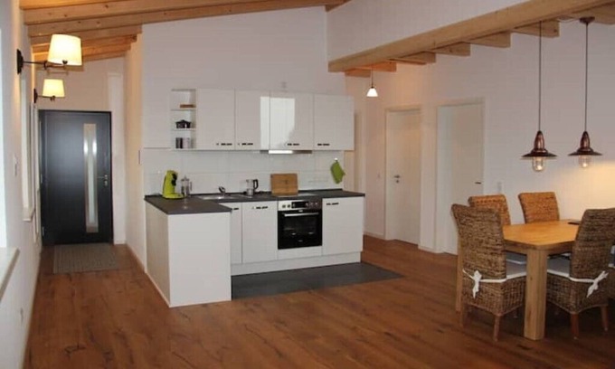 Teningen Apartment | Fewo Hinundweg-süd mit Elzblick, Nahe Kaiserstuhl