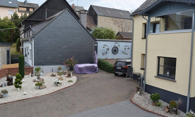 Norath Apartment | Fewo John`s Place - apartment/apartment, shower or bath, WC, balcony