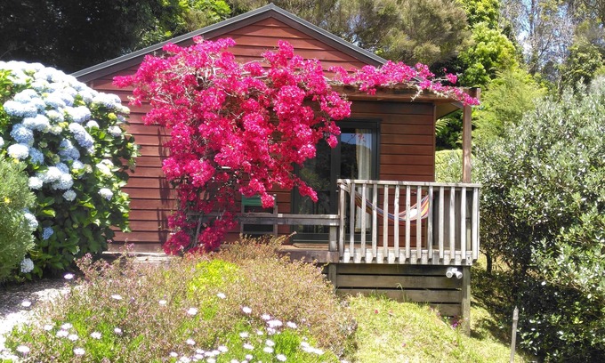 Russell Cottage | Fiddler's Green: a cozy place surrounded by nature