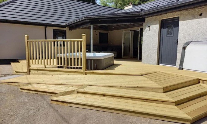 Enniskillen Villa | Fiddlestone Lodge in Castle Caldwell Forest