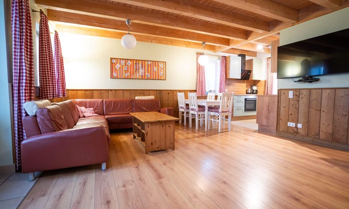 Niederberndorf House | Field barn - right -