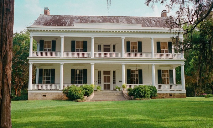 Harriston House | Field & Forest: A Luxurious Estate on 100 Acres with an Infinity Pool & Sauna