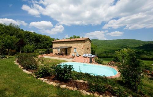 Radicondoli House | Fienile di Colletalli by VacaVilla
