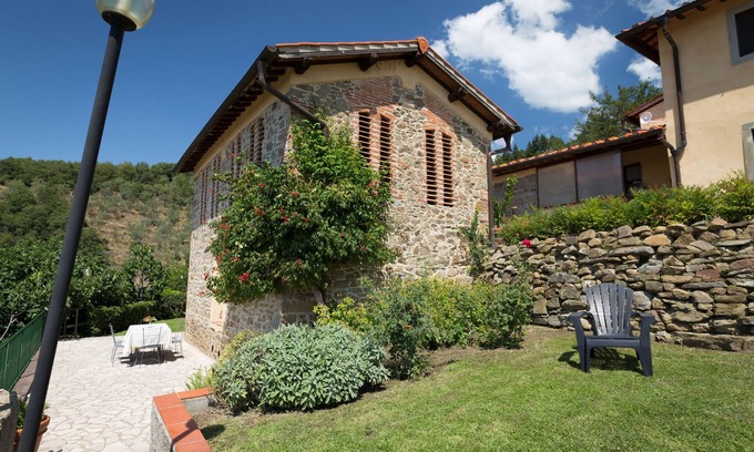 Loro Ciuffenna House | "Fienile" loft in farmhouse, swim pool, pvt terrace with stunning view