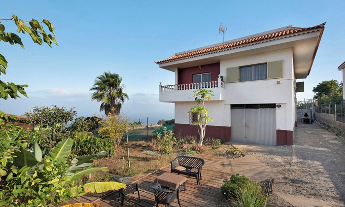 Tagoro Villa | Finca Jalón de Cameros with Sea View, Mountain View, Wi-Fi, Terrace & Garden