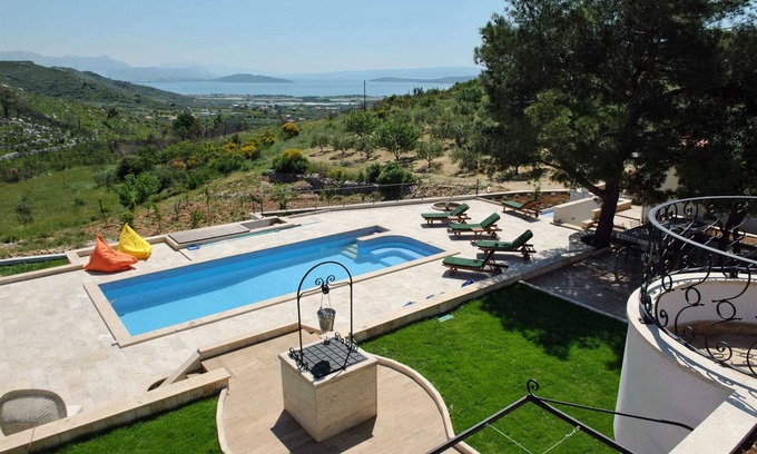 Plano Villa | Finca Olive Grove - four bedrooms, heated pool, stunning views on 16000m2
