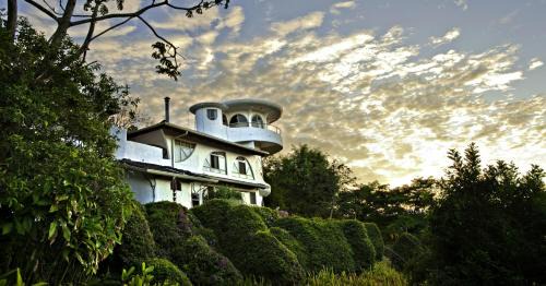 Santa Barbara de Heredia Hotel | Finca Rosa Blanca Coffee Farm and Inn