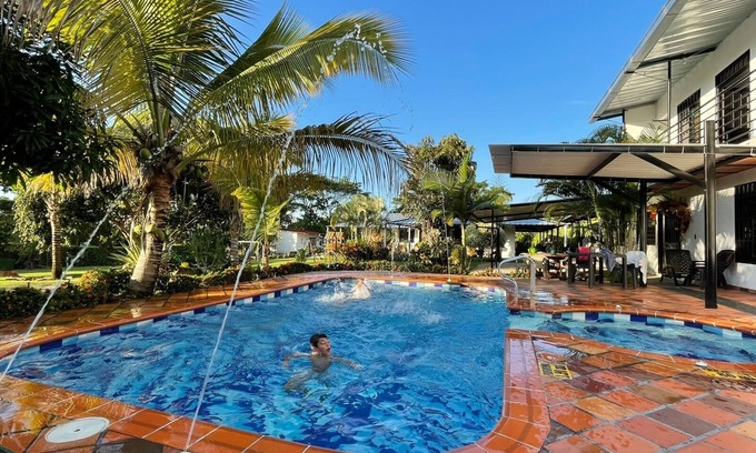 Rivera Hotel | FINCA SANTA CLARA RIVERA HUILA