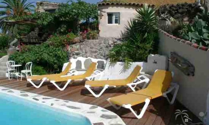 Guia de Isora House | Finca vacation rest relaxation community pool