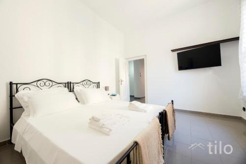 Sestri Ponente Apartment | Fincantieri, Leonard, Airport 8 Minutes, 2BR, Terrace, By Tilo