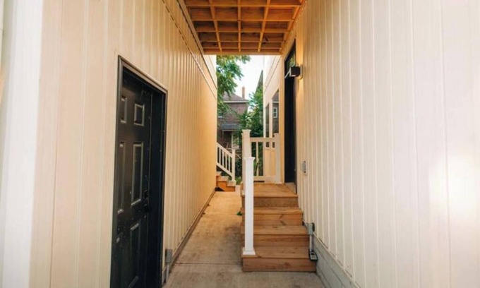 Old North Columbus House | Findley BNB Game Room, Movie Theater, Sleeps 12