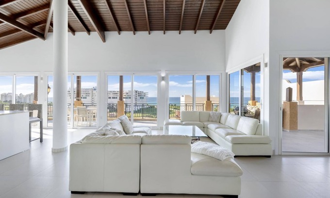 Cupecoy Apartment | Fine 3 BR Oceanview Penthouse in Prime Location - La Perla Sky!