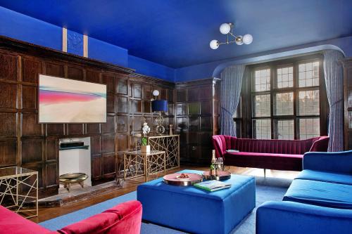 Nottingham City Centre House | Finest Retreats - Castle House Nottingham - Luxurious Hot Tub Stay
