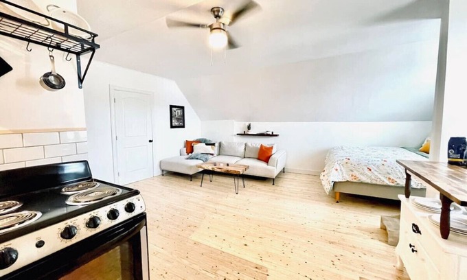 Alma Apartment | Finn's Studio Suite Apartment, Alma, Fundy Park