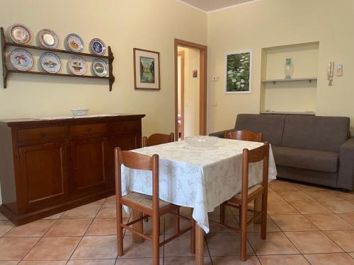 Broni Apartment | Fior Di Sambuco