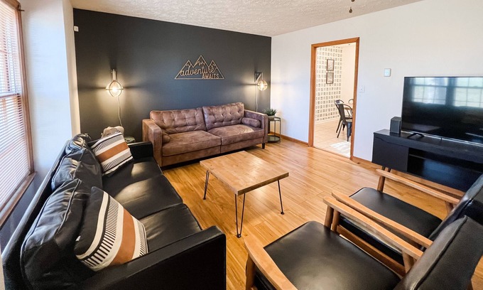 Bluewell House | Fire Pit 🔹Private Bedrooms 🔹5 miles to Trail 🔹Garage