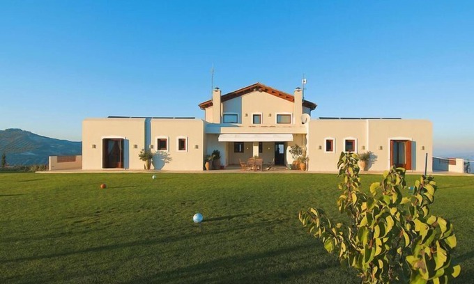 Choudetsi Villa | First class villa with pool