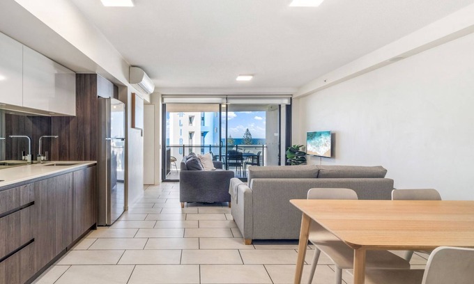 Mooloolaba Apartment | First Light Mooloolaba, 9th floor apartment with water views