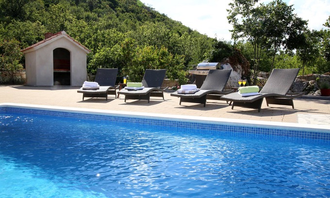 Sestanovac House | [First minute %] Authentic stone house with pool
