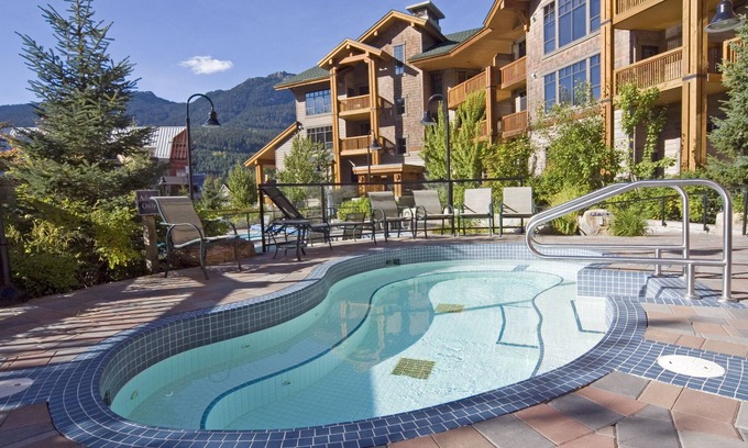 Whistler Creekside Apartment | First Tracks Lodge