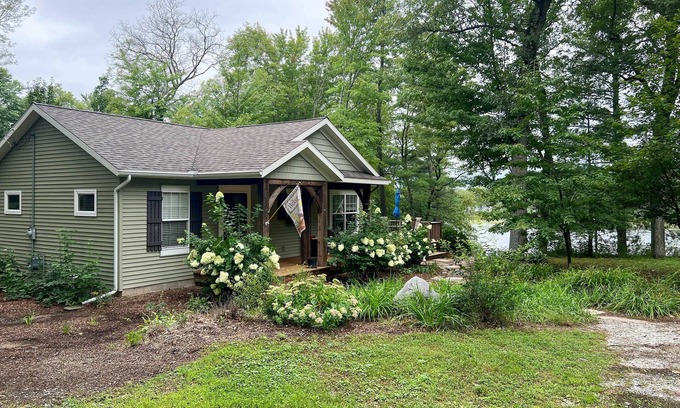 Newaygo Cottage | Fish, Hike & Hunt: Lakeside Newaygo Cottage