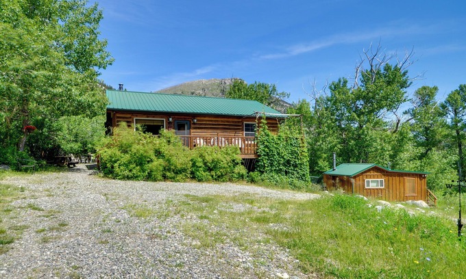 McLeod Cabin | Fish, Hike, Views: Boulder Beauty 'Gil's' Cabin!