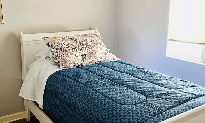 Algonac Cottage | Fisherman's Cottage with lake access and dock private parking