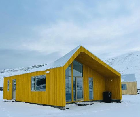 Sudureyri House | Fisk Club Cottages - Captain's house