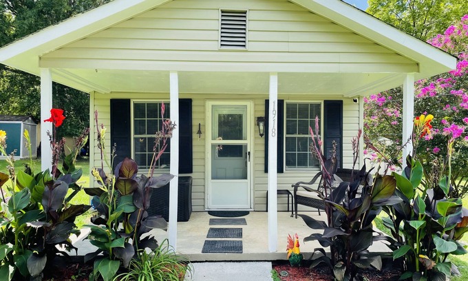 Glen Raven House | Fit for a Queen
