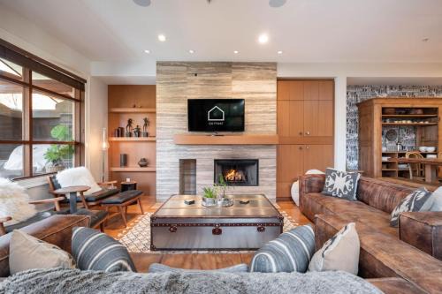 Whistler House | Fitzsimmons Walk 38 by Outpost Whistler