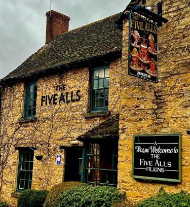 Lechlade Hotel | Five Alls