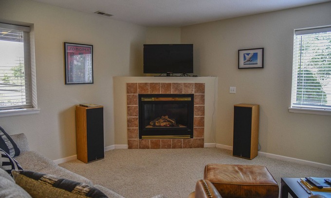 Gleneagle House | Five Minutes to the USAF Academy - Short drive to Garden of the Gods