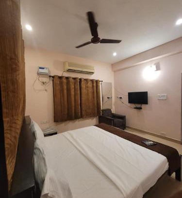 Vadapalani Apartment | Five stones By Earth Hotel Vadapalani