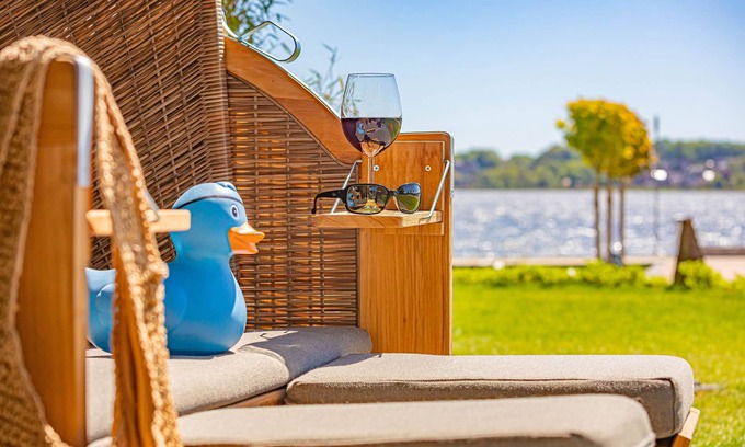 Schleswig Apartment | Fjord berth 2 - underfloor heating, shower, terrace, garden furniture, beach chair