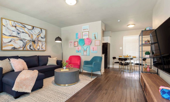 Oakmont Heights Apartment | Flamingo 2 | 1-Bedroom| Near Downtown & The Domain