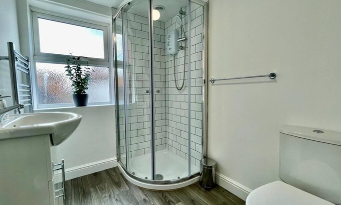 Wellington Apartment | Flat 1 High Street Apartments, One Bed