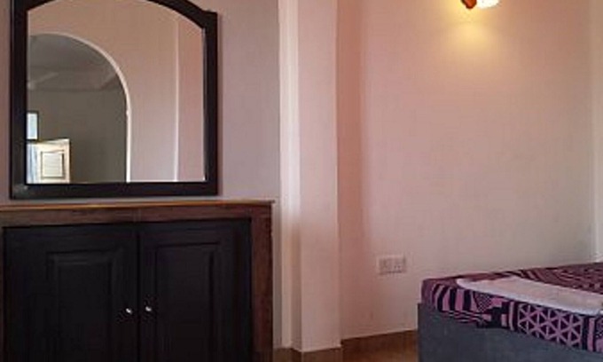 Mount Lavinia Apartment | Flat 6 - Fully Furnished Air-conditioned one Bedroom Apartment in Dehiwala